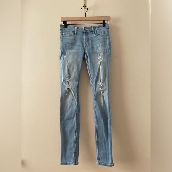 hollister-jeans-hollister-low-rise-super-skinny-distressed-denim